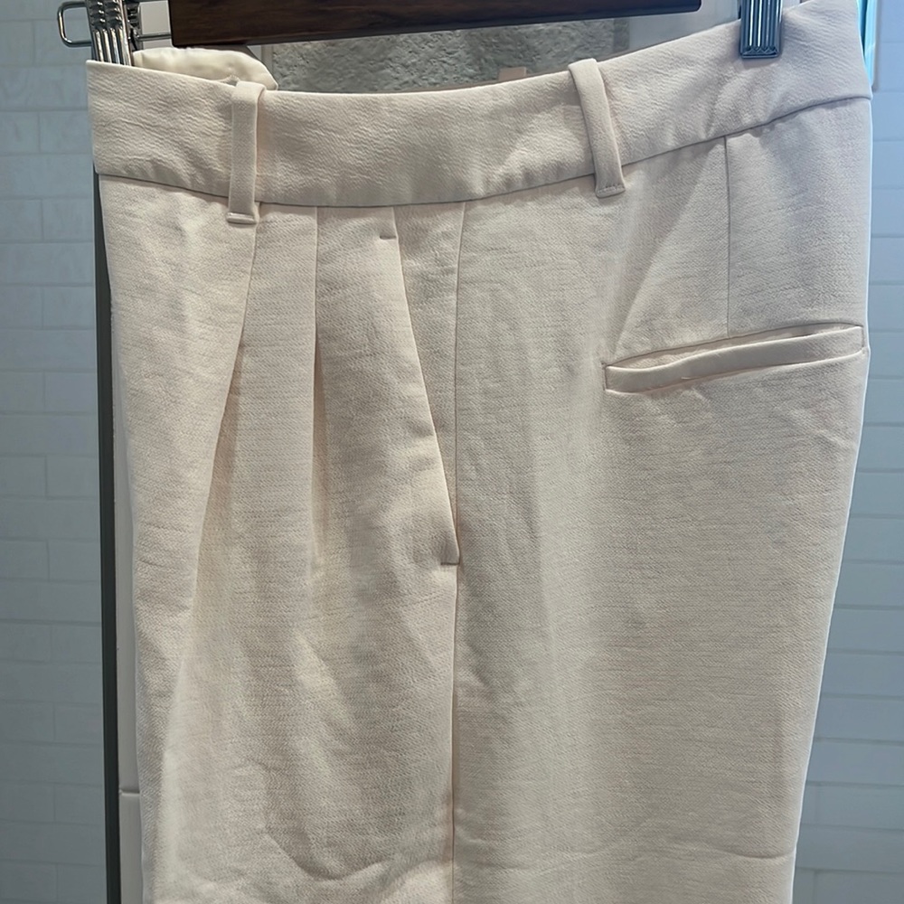 Aritzia effortless pants in Birch (size 8)